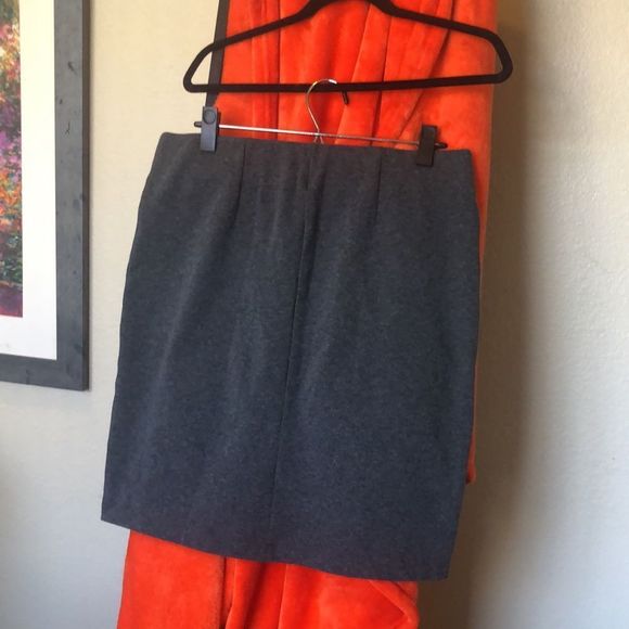 #83 Set of 2 Classic Comfy Skirts - Picture 4 of 13